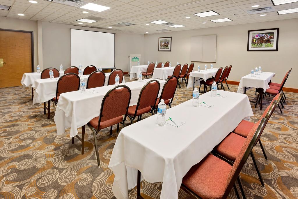 Wingate by Wyndham Arlington Heights