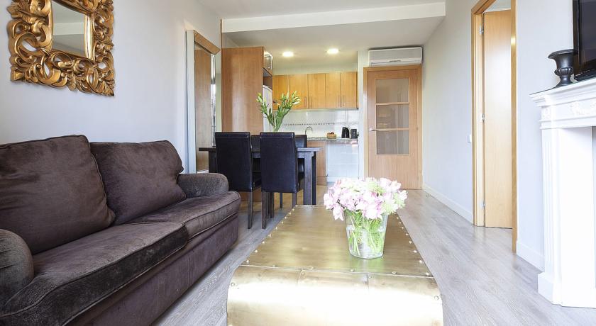 Grandom Suites