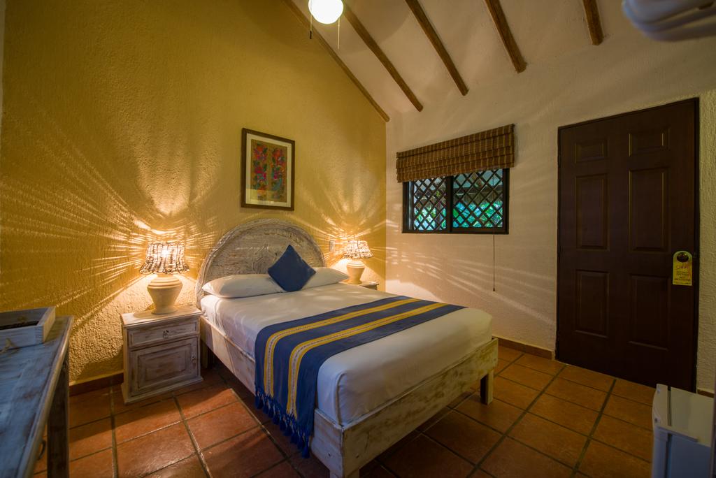 Colibri Beach Hotel