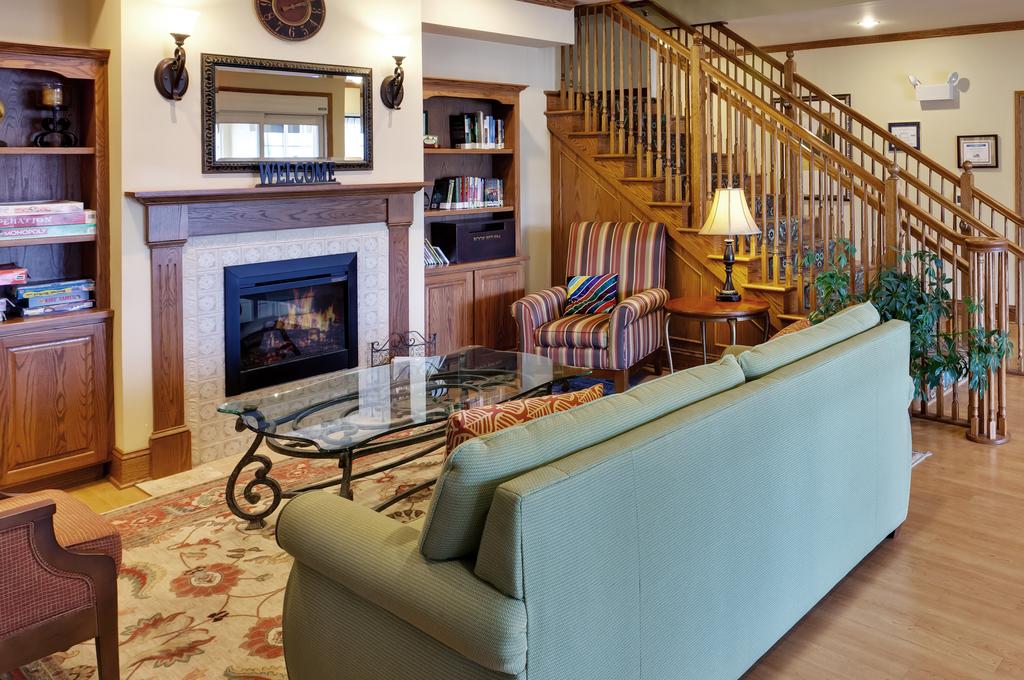 Country Inn & Suites by Radisson, Carlisle, PA