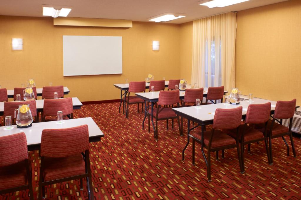 Courtyard by Marriott Columbus Dublin
