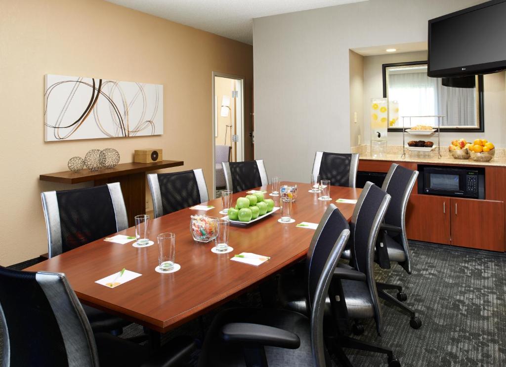 Courtyard by Marriott Columbus Dublin