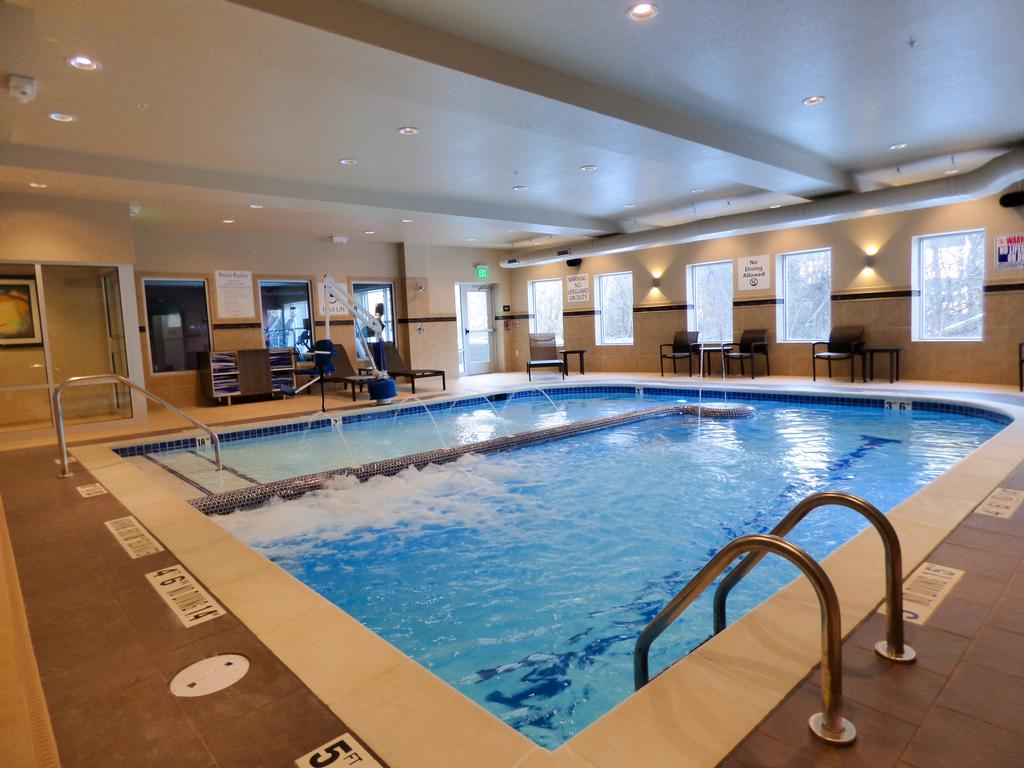 Holiday Inn Express & Suites Plymouth - Ann Arbor Area