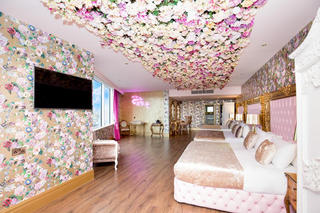 Signature Living at The Shankly Hotel