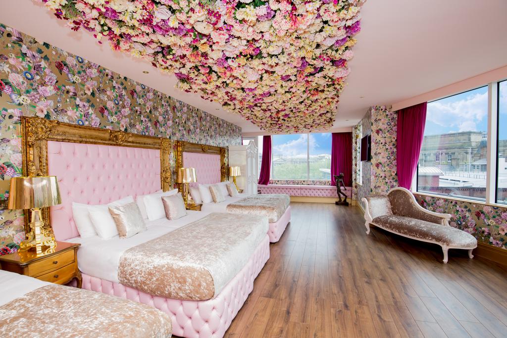 Signature Living at The Shankly Hotel