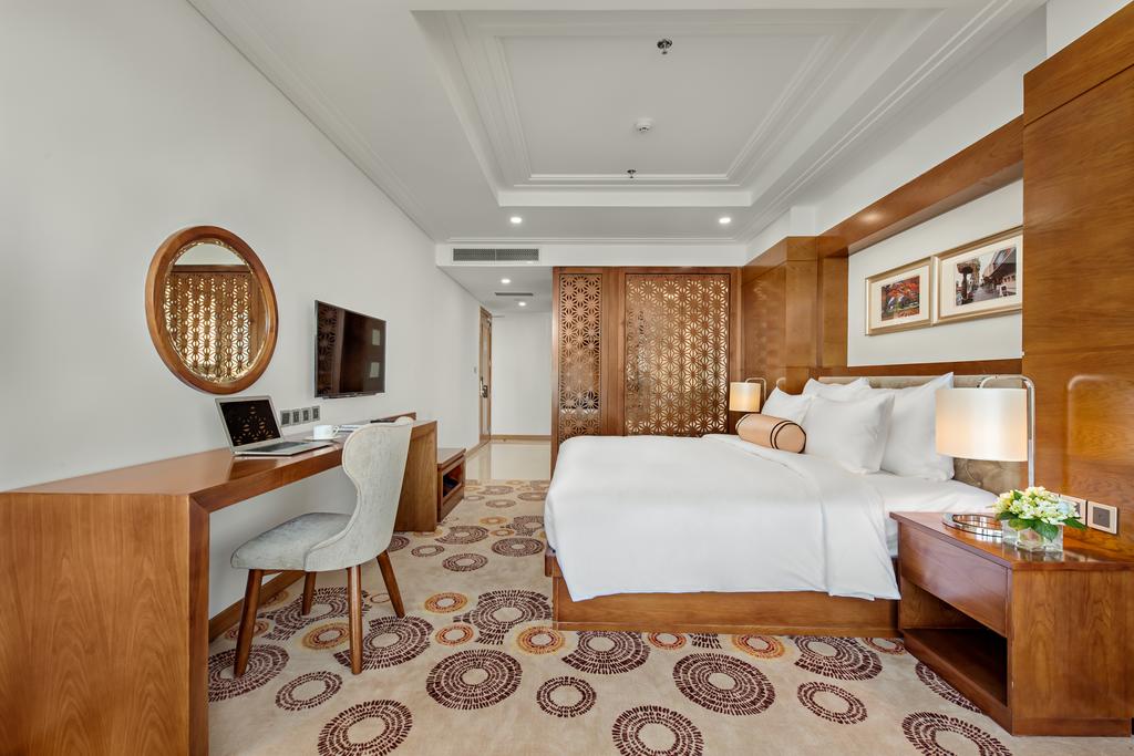 Paris Deli Danang Beach Hotel