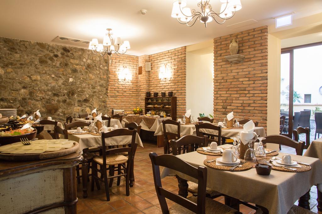 La Plumeria Hotel