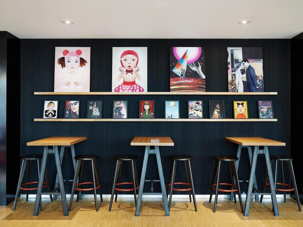citizenM Schiphol Airport Hotel