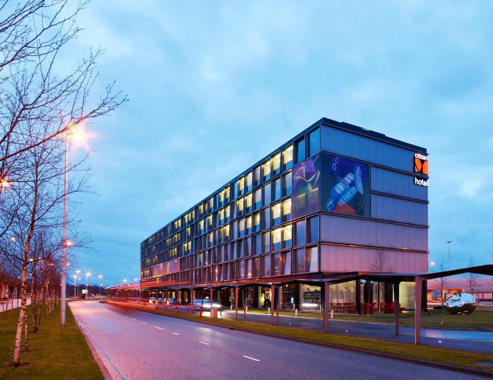 citizenM Schiphol Airport Hotel