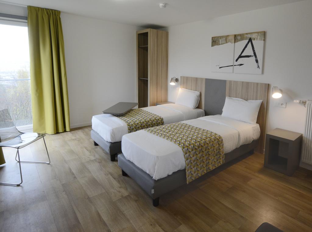 LODGE IN PARIS