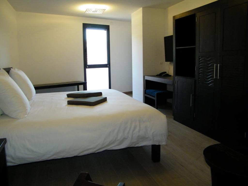Le Pier Toulouse Hotel