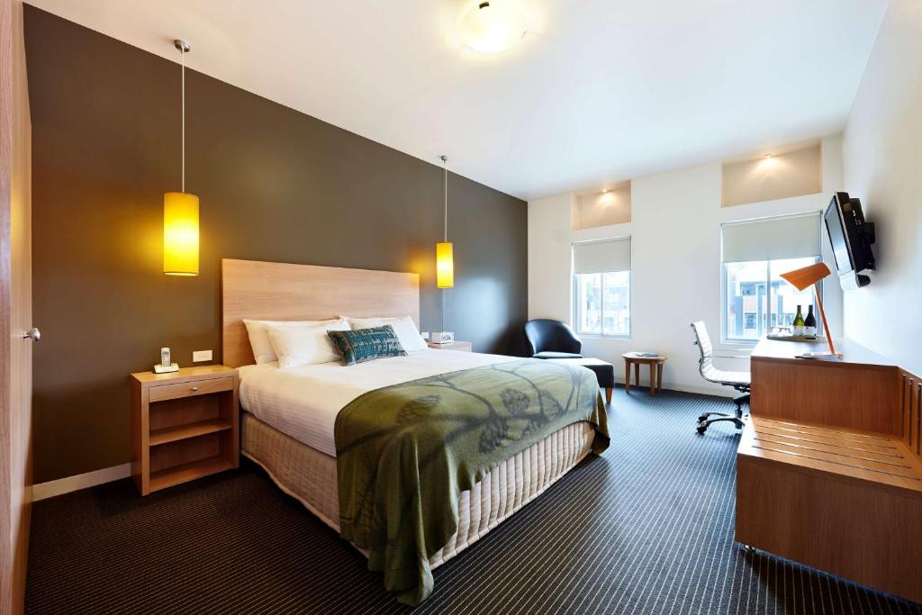 Saint Kilda Beach Hotel
