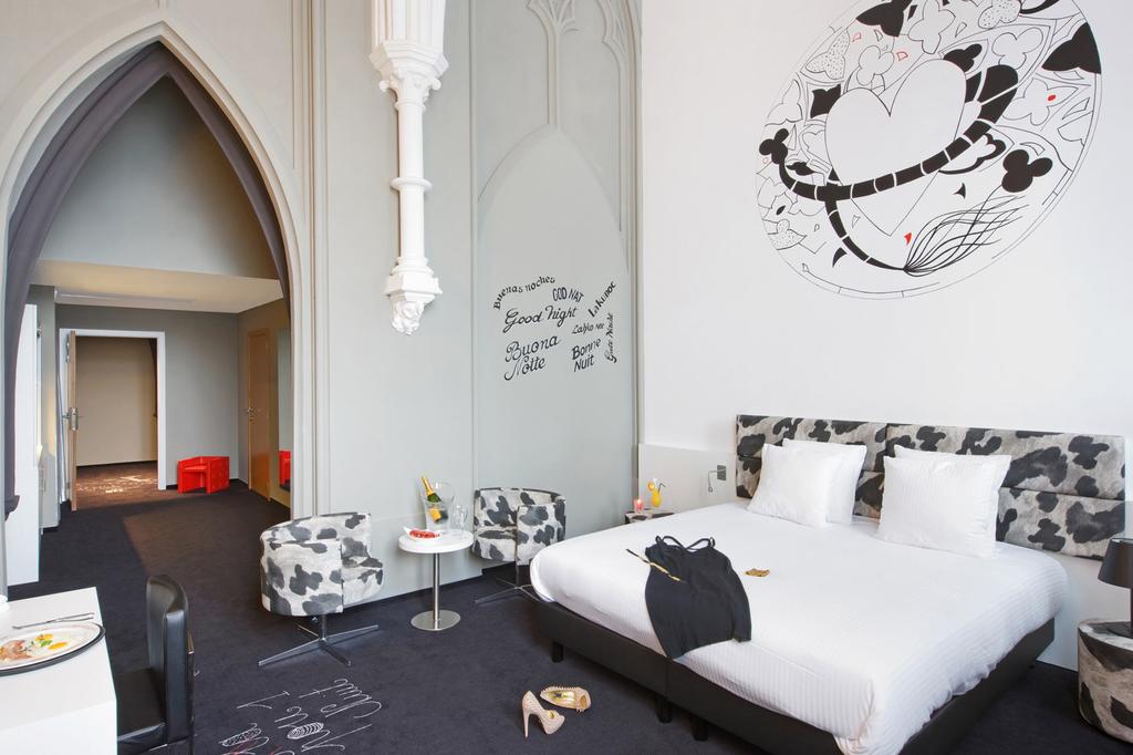 Martin’s Dream Hotel