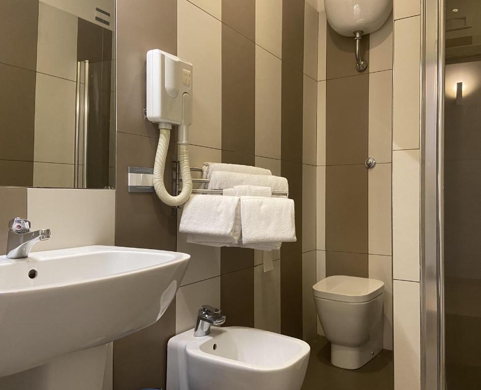Up Hotel (Formerly Naplesitaly)