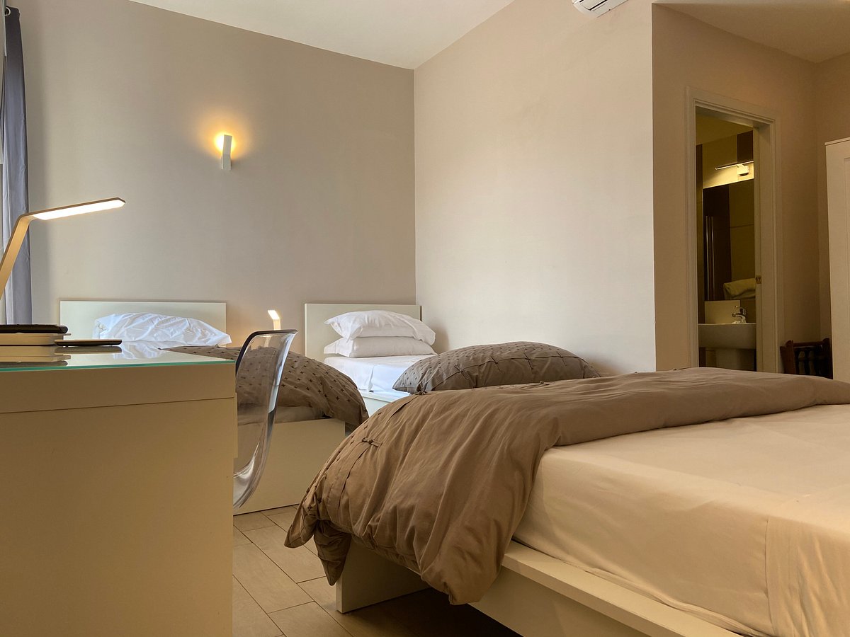 Up Hotel (Formerly Naplesitaly)