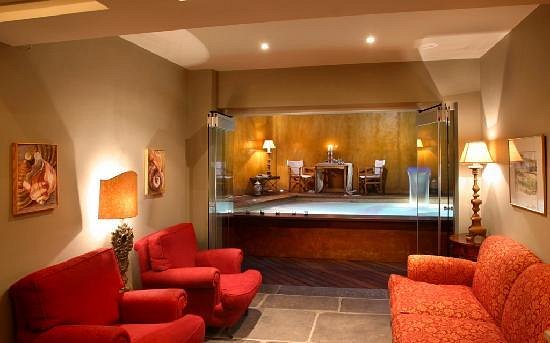 Le Convivial Luxury Suites & Spa