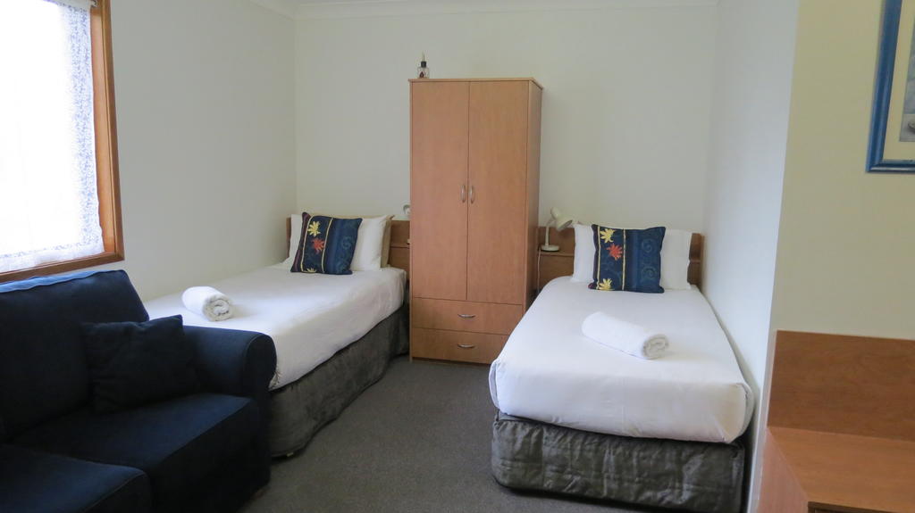 Bridgeview Motel Hotel (Formerly Best Western)