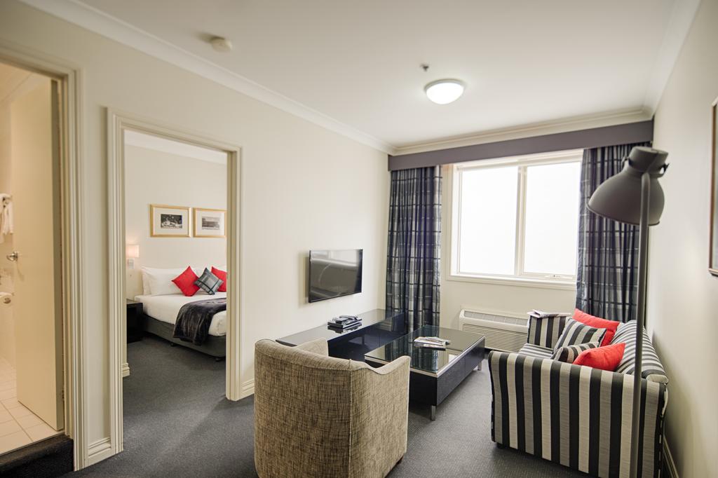 Collins Hotel