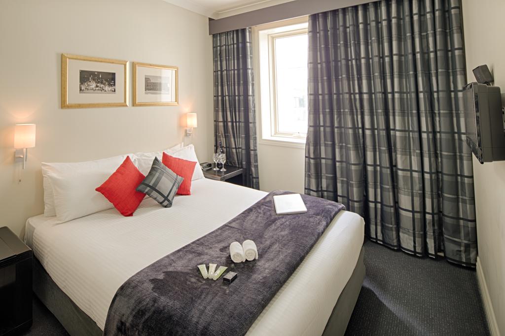 Collins Hotel
