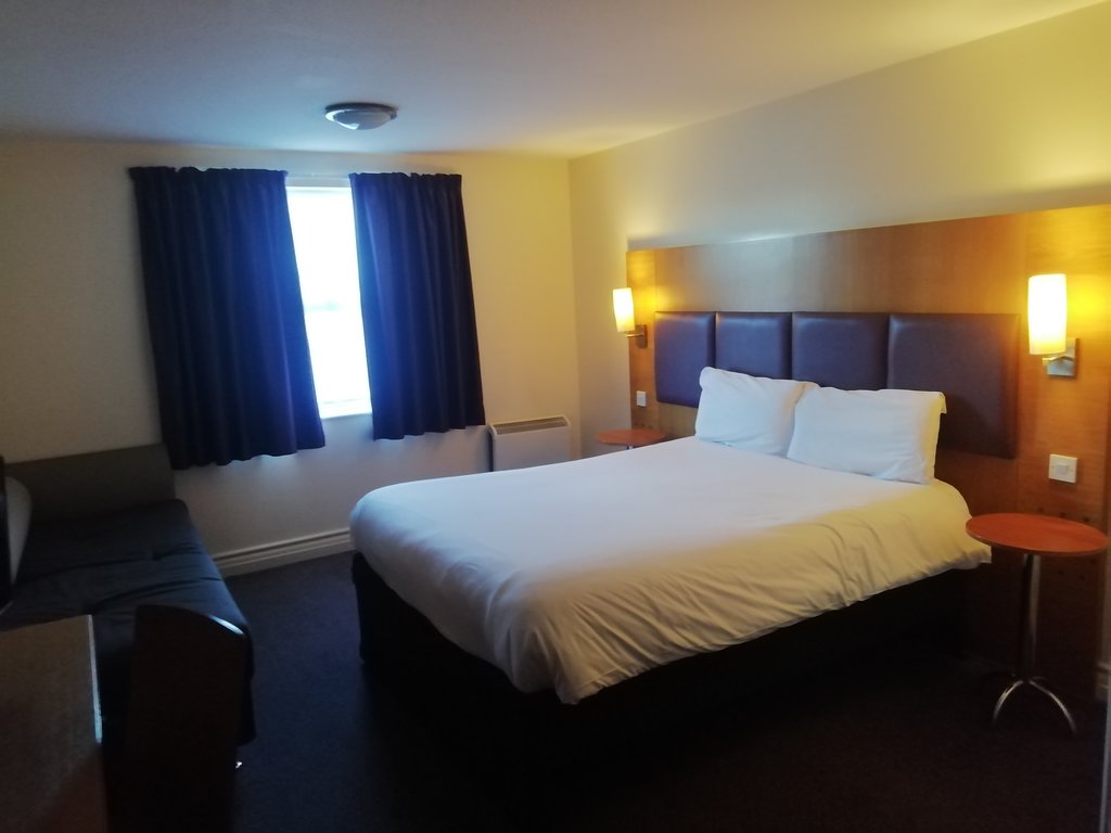 Purple Roomz