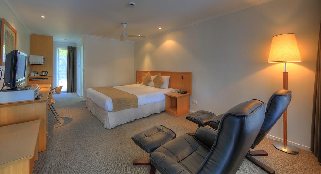 Paradise Hotel & Resort