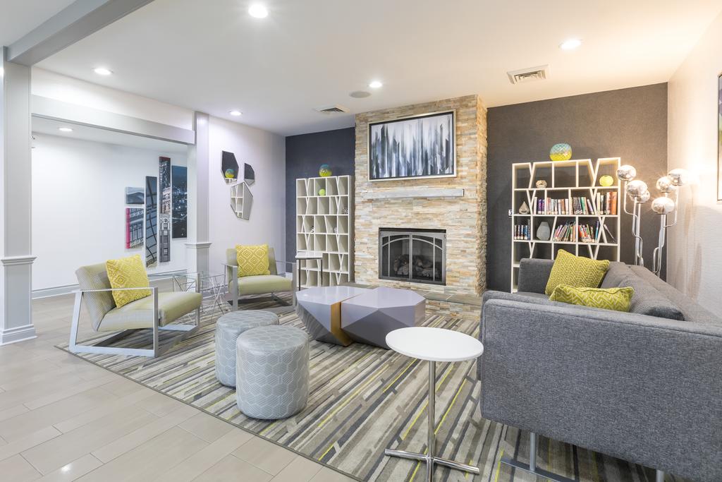 Country Inn & Suites by Radisson, Asheville Downtown Tunnel Road, NC