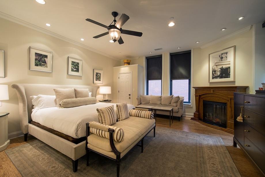 The Cincinnatian Hotel Curio Collection by Hilton