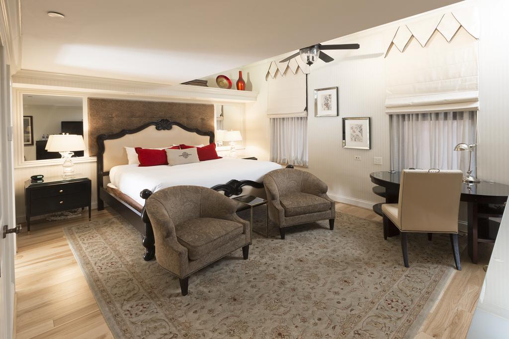 The Cincinnatian Hotel Curio Collection by Hilton