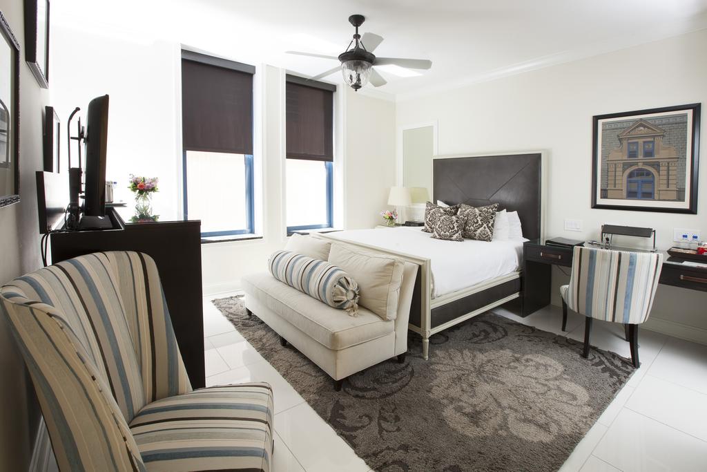 The Cincinnatian Hotel Curio Collection by Hilton
