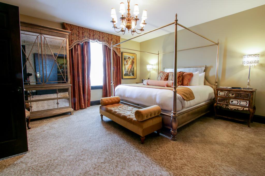 The Detroit Club-Hotel