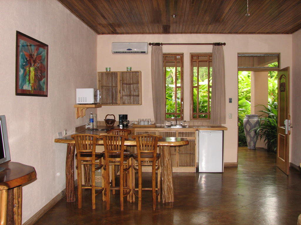 Lost Iguana Resort & Spa
