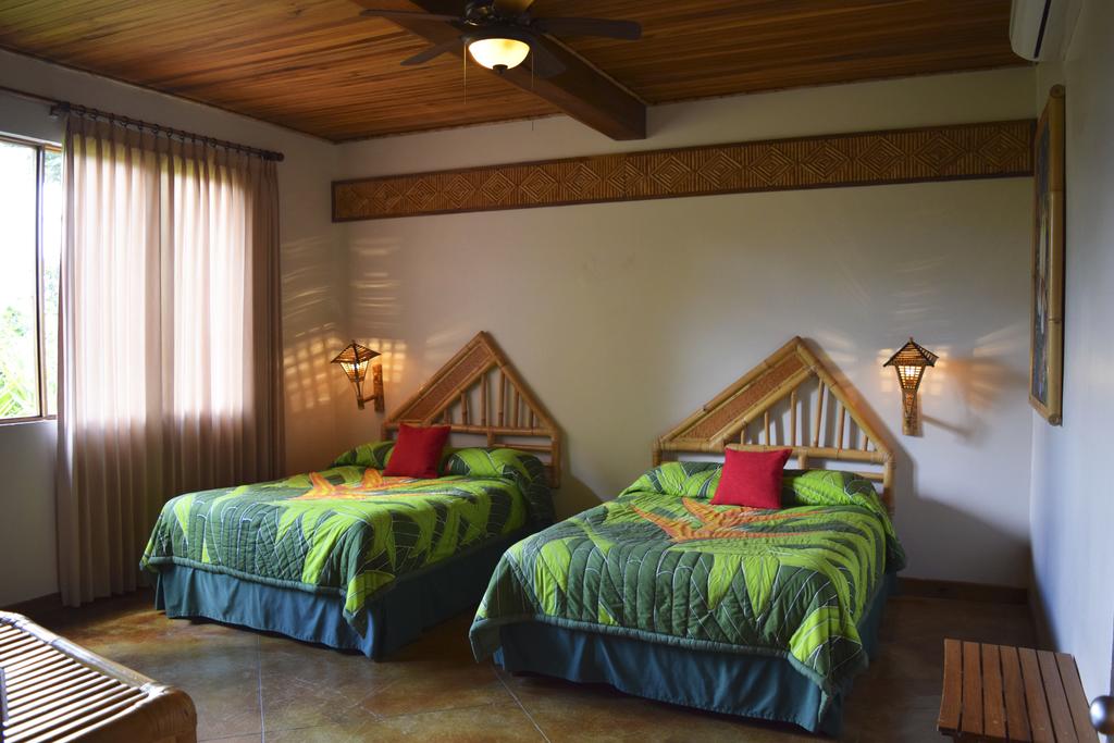 Lost Iguana Resort & Spa