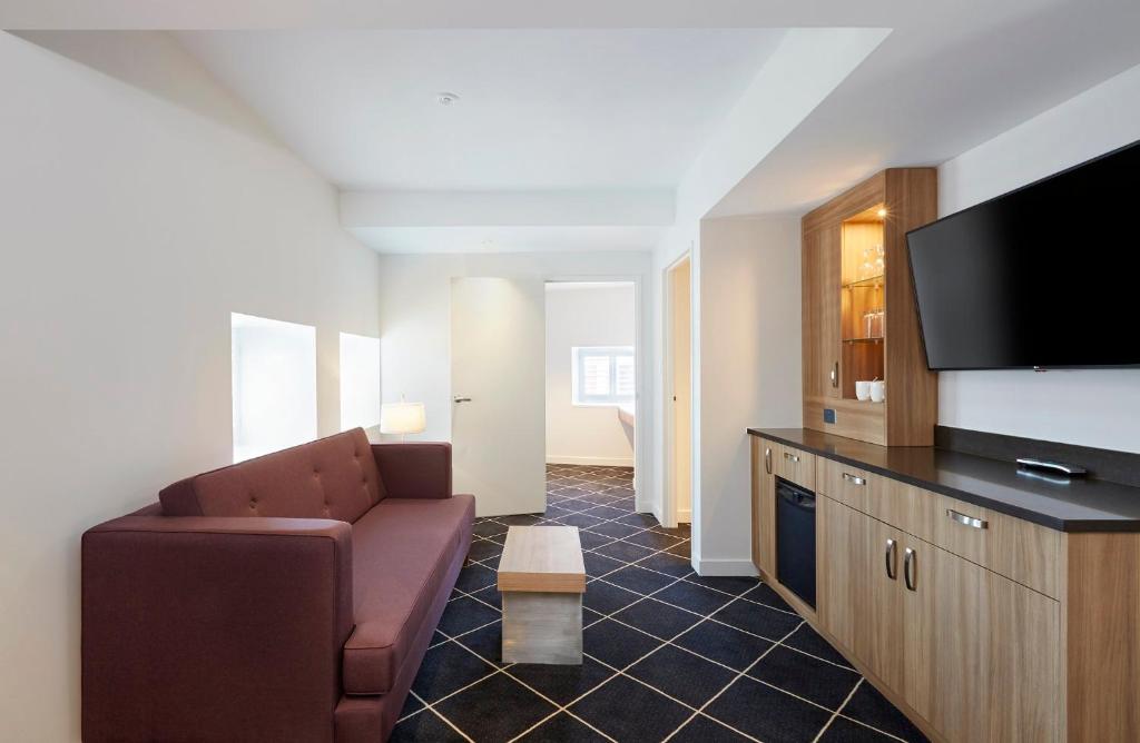 Furama Darling Harbour (Formerly Holiday Inn)