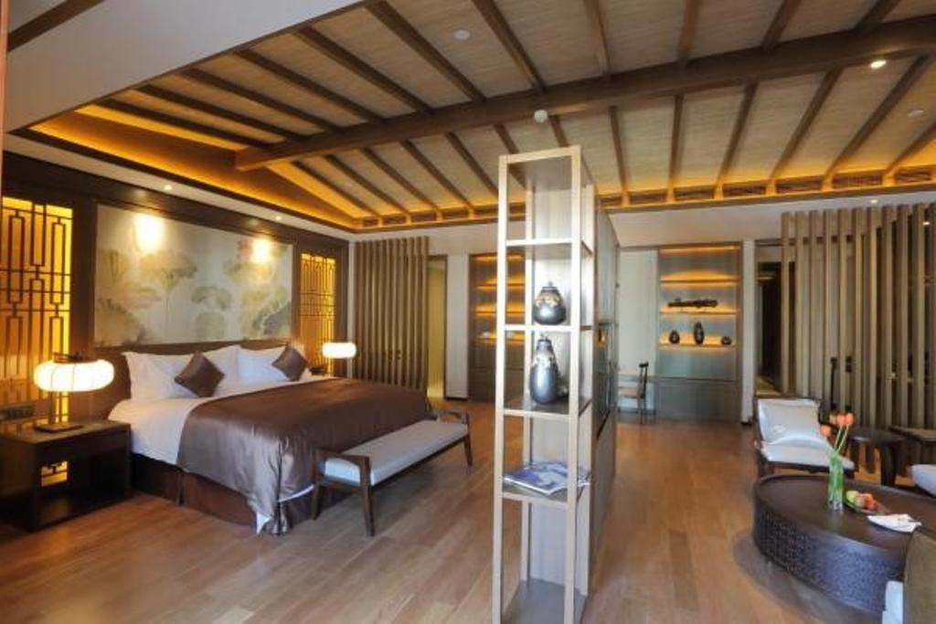 S&N International Hotel