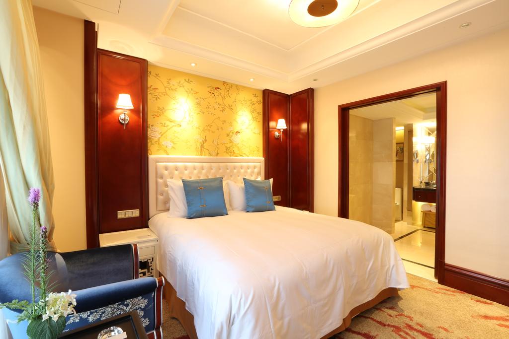 S&N International Hotel