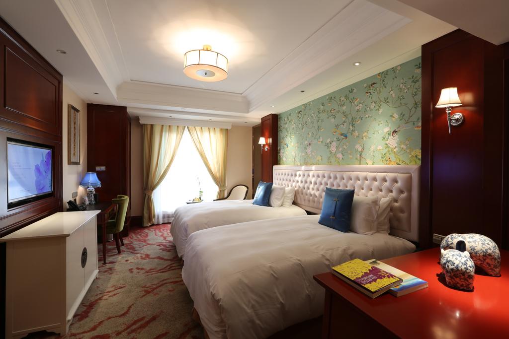 S&N International Hotel