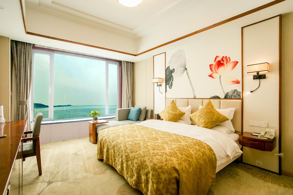 Golden Bay Hotel