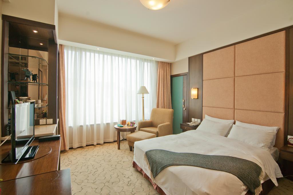 Golden Bay Hotel
