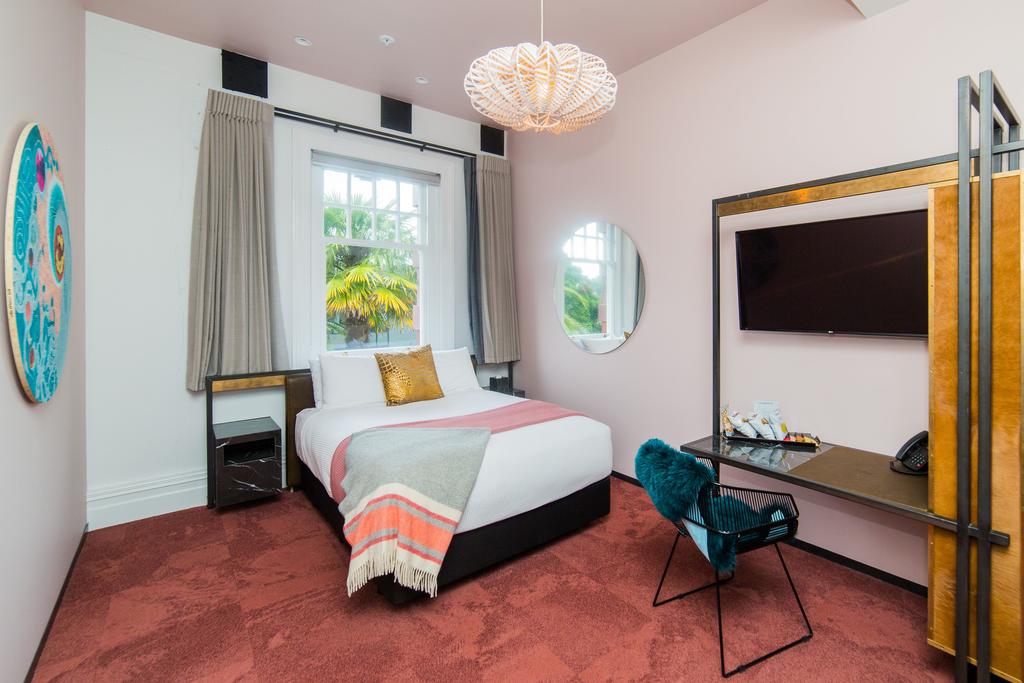 Clarence Hotel