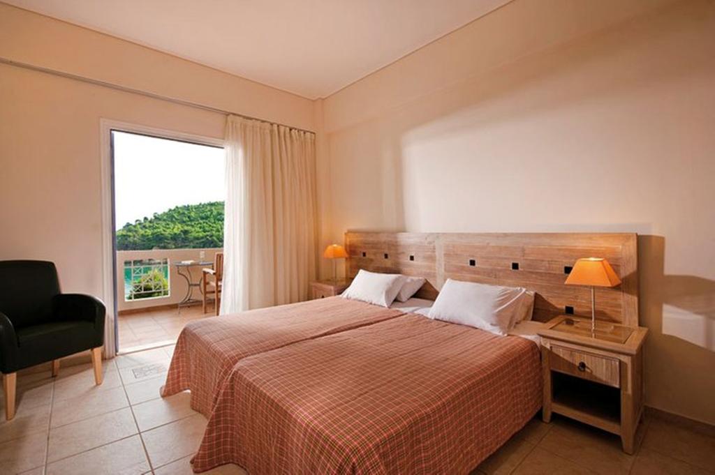 Alonissos Beach Bungalows & Suites Hotel