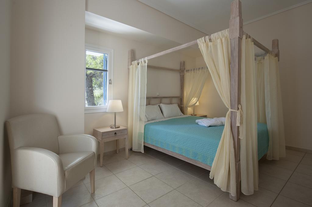Alonissos Beach Bungalows & Suites Hotel