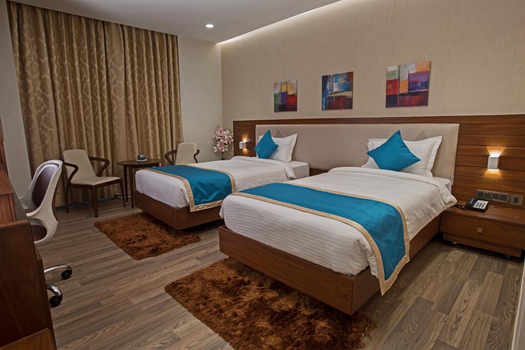 M Crown Hotel