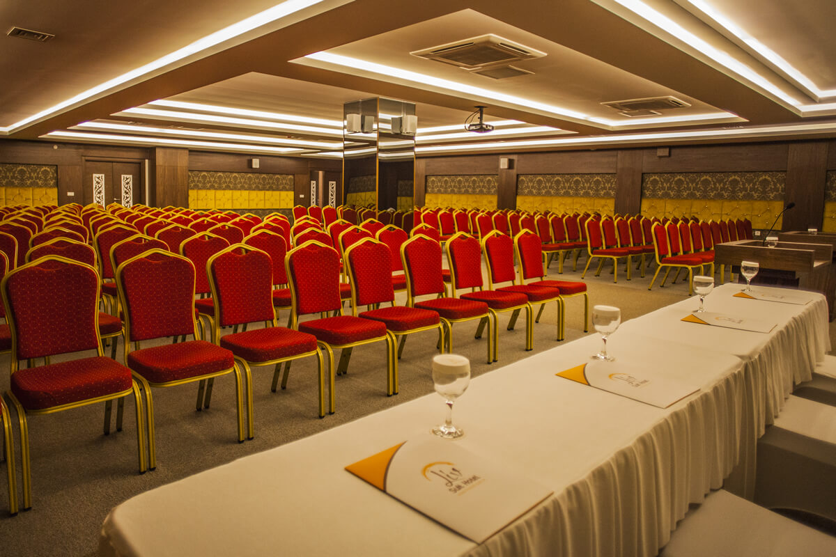 Liv Suit Hotel