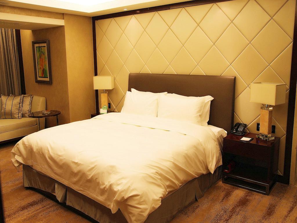 Shangling Boston Hotel