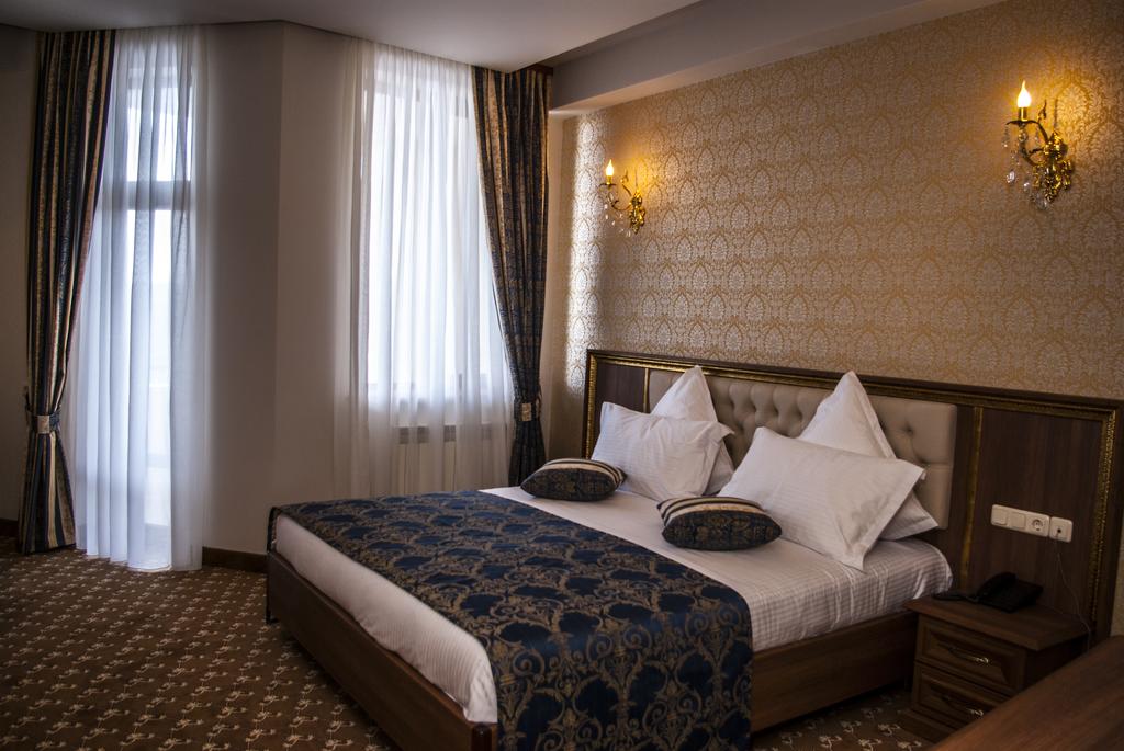 Multi Rest House