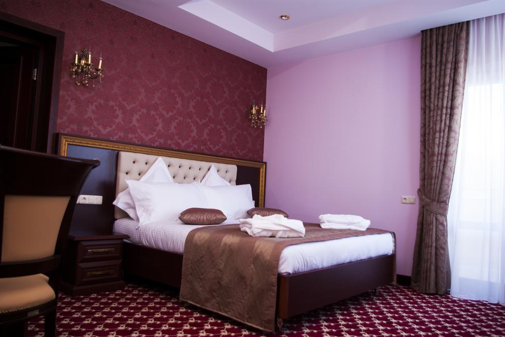 Multi Rest House