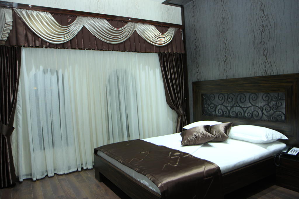 Hotel Roma Yerevan & Tours