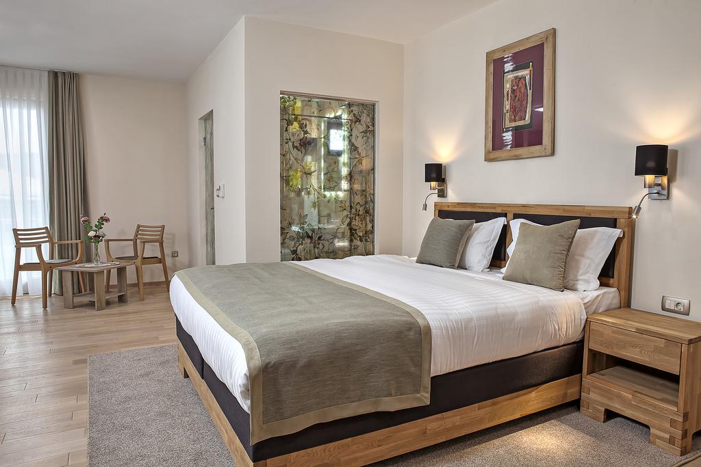 Aziza Hotel