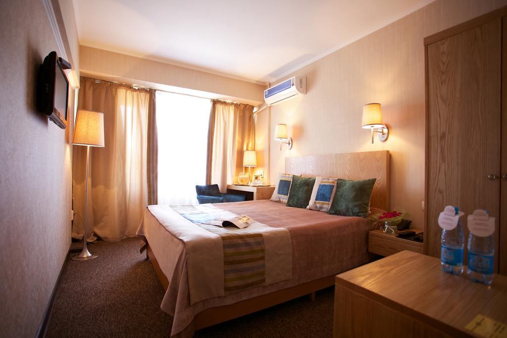 Club Hotel Dostuk