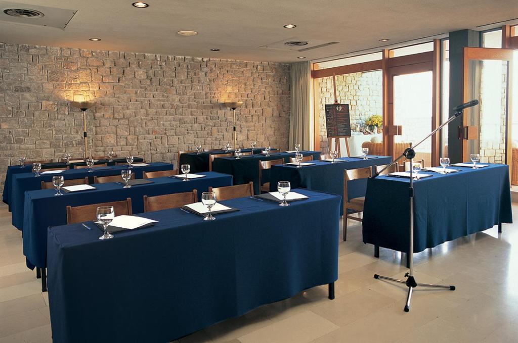 Amphitryon Hotel